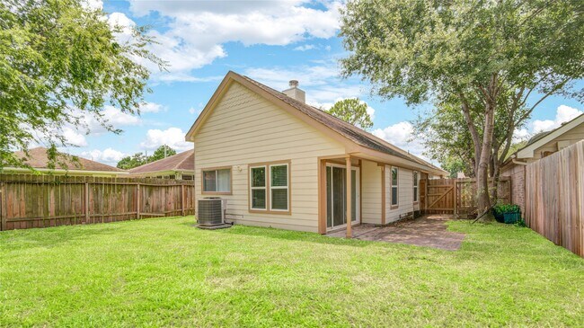 Building Photo - 5006 Westfield Village Dr