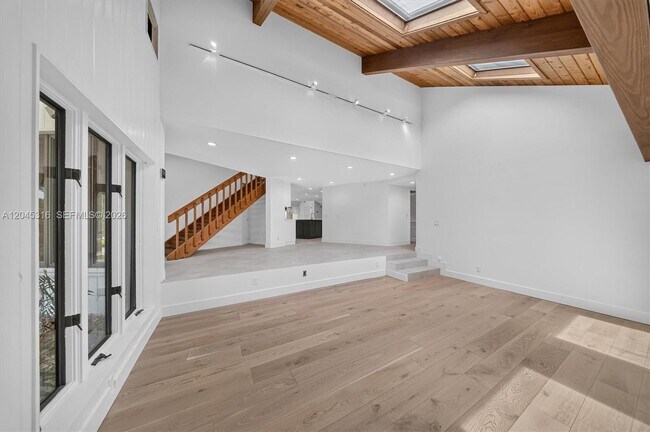 Building Photo - 8925 SW 102nd Terrace