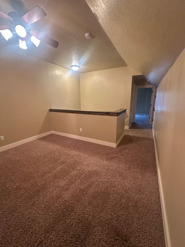 Building Photo - BEAUIFUL HOME!!!