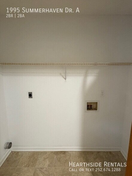 Building Photo - 1995 Summerhaven Dr