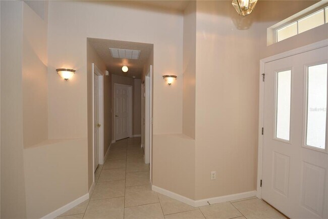 Building Photo - 56 Shinnecock Dr