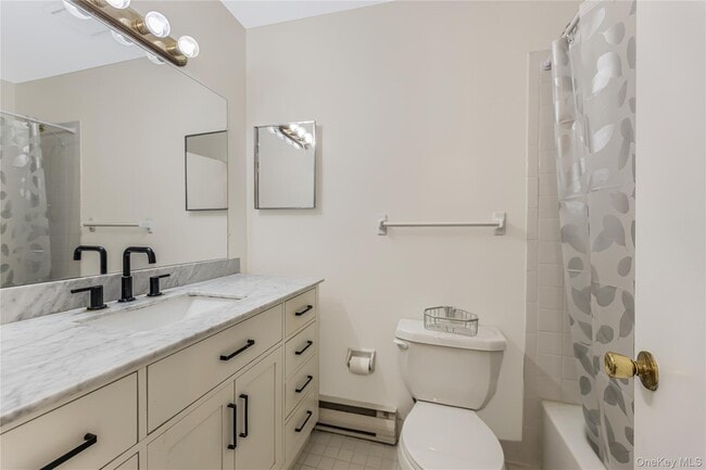 Building Photo - 914 Old Country Rd