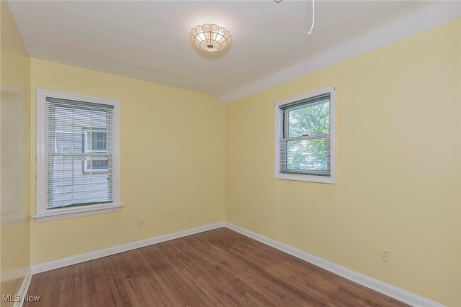 Building Photo - 330 E 197th St