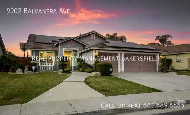 Building Photo - 9902 Balvanera Ave
