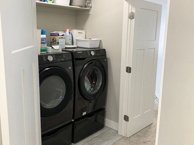 Building Photo - 1999 E Abbey Way