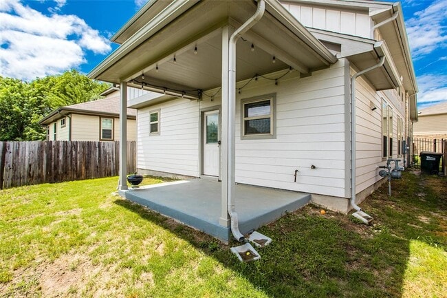 Building Photo - 9603 Tanager Way