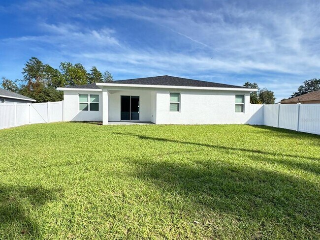 Building Photo - 442 Marion Oaks Course