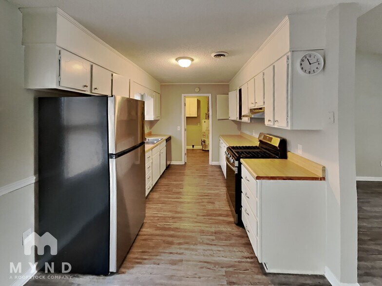 Building Photo - 2814 Bay Leaf Dr SE