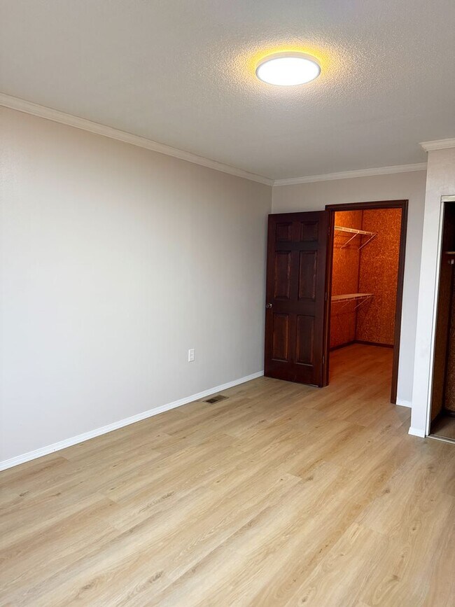 Building Photo - Move in Ready - 4191 State Route 162, Pontoon Beach