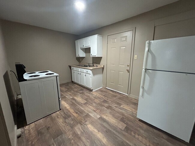 Building Photo - 430 S Washington Ave