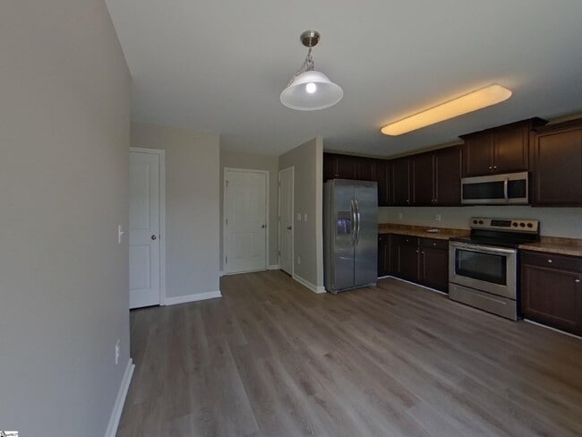 Building Photo - 117 Prairie Wolf Run
