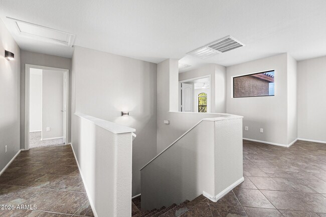 Building Photo - 7911 S 47th Ln