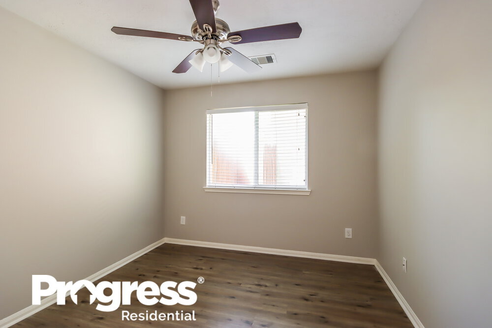 Building Photo - 808 Dragonfly Dr
