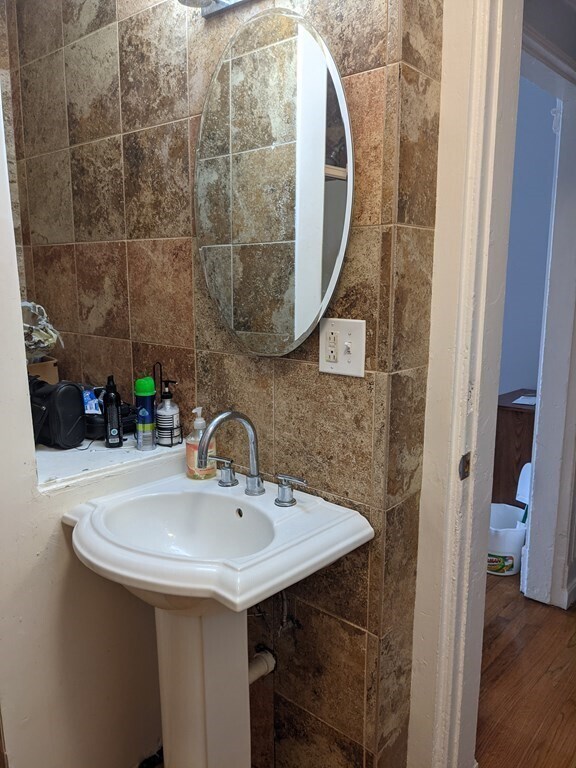 Building Photo - 44 Highland St