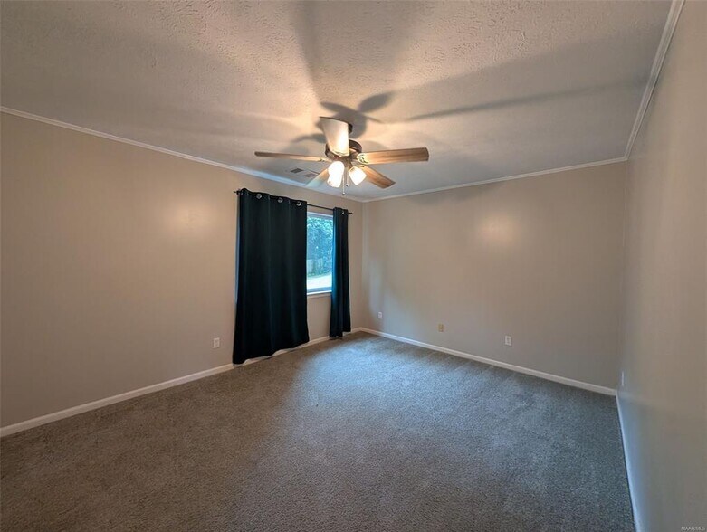 Building Photo - 31 Mountain View Dr