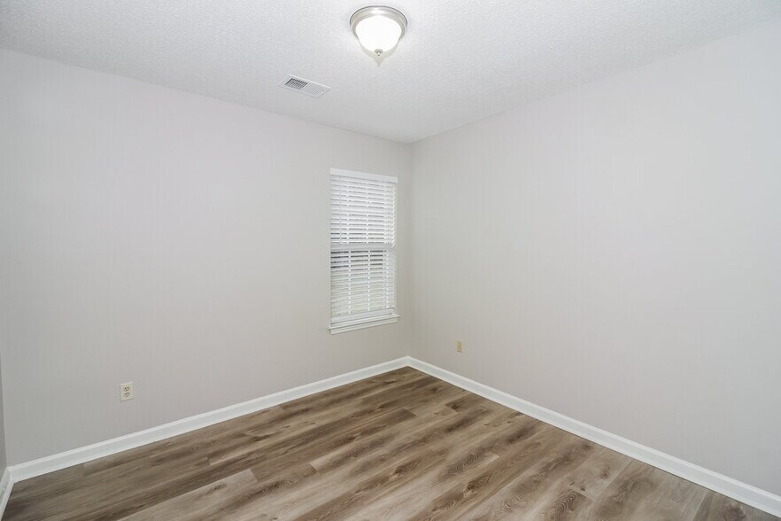 Building Photo - 5694 Pecan Trce