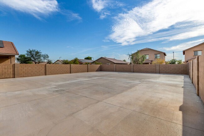 Building Photo - One Of A Kind Home For Rent In Buckeye!