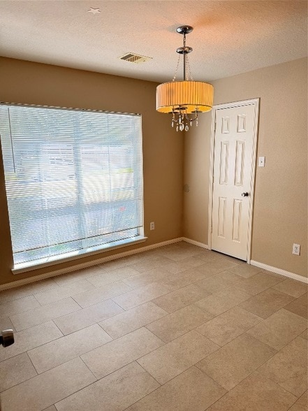 Building Photo - 906 Taylor Ridge Dr