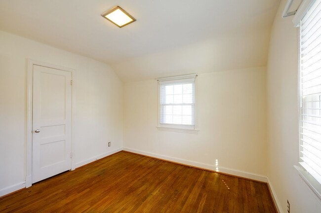 Building Photo - Charming 3BR/2BA Home in Hyattsville with ...