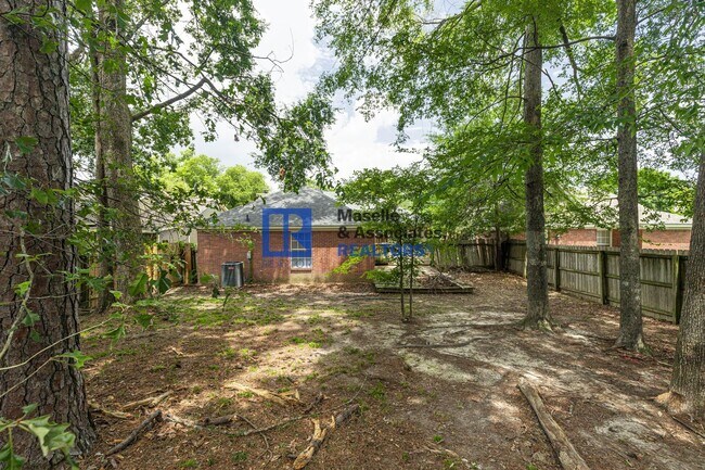 Building Photo - 1212 Barnett Bend Cir
