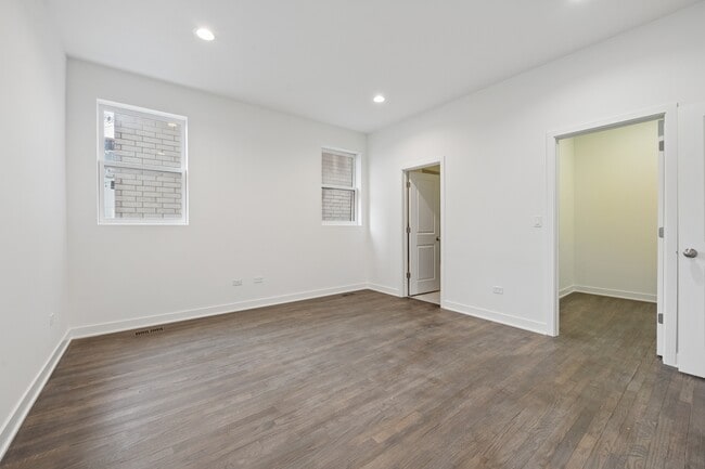 Building Photo - 1952 W Ohio St