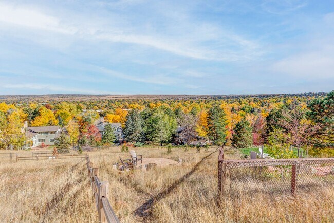 Building Photo - Modern 2 BDR Retreat: Serene Backyard
