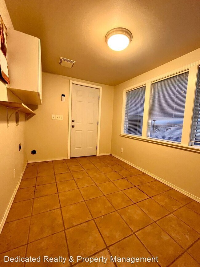 Building Photo - 2 br, 1 bath House - 261 Wilcox Rd.