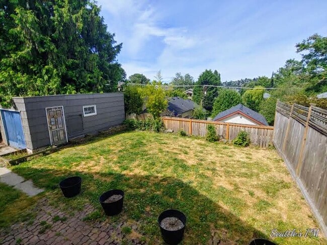 Building Photo - Spacious 2 Bedroom Home in the Pigeon Poin...