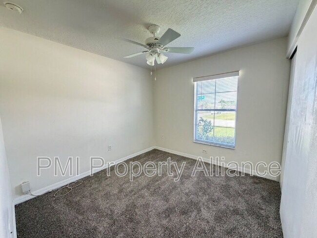 Building Photo - 1153 Elderberry Dr