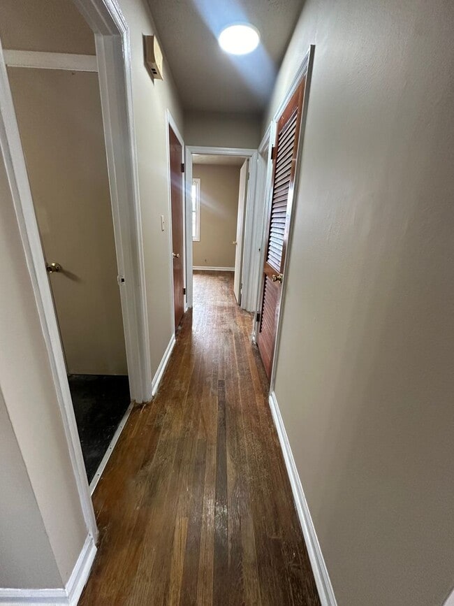 Building Photo - 2 Bedroom Duplex on Strode Station Circle