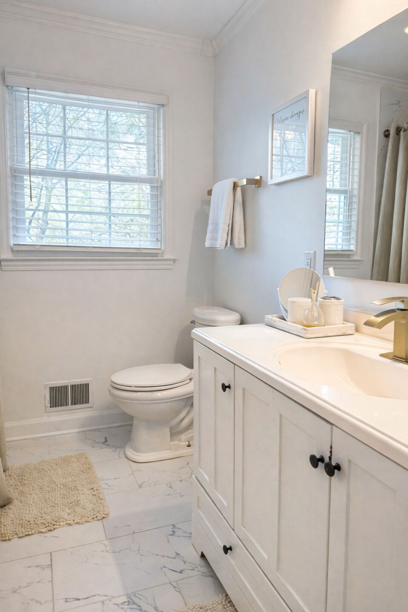 Building Photo - 7601 Bedfordshire Dr