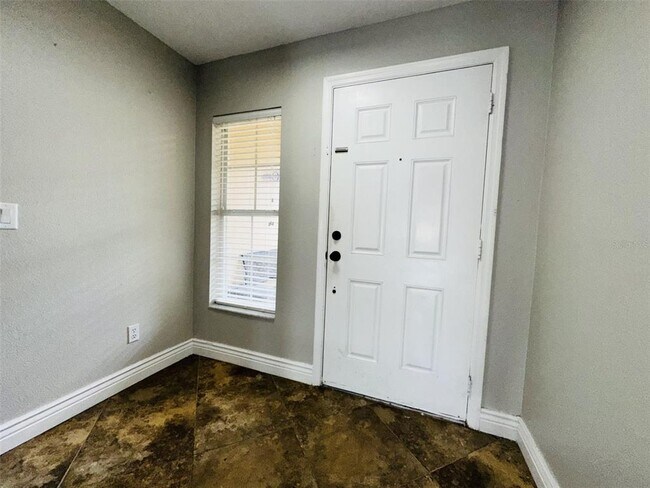 Building Photo - 200 Sterling Springs Ln