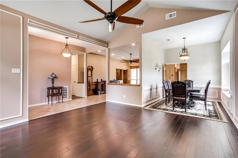 Building Photo - 1405 Ridgemoor Ln