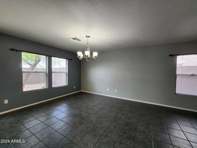 Building Photo - 40443 W Helen Ct