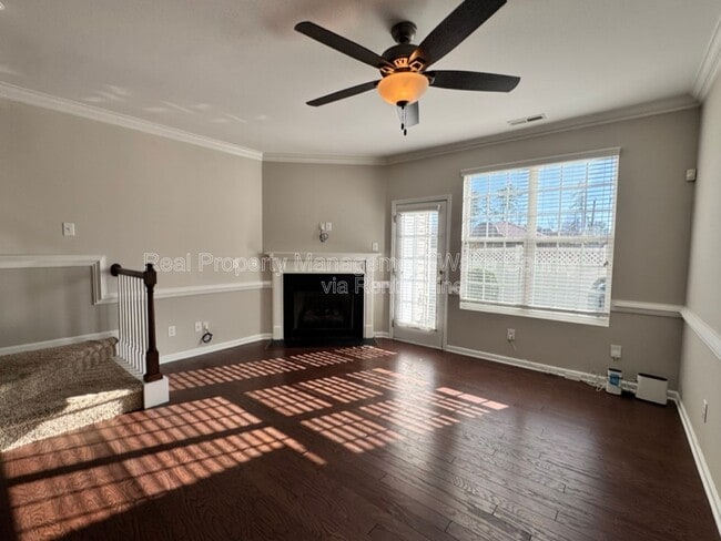 Building Photo - 826 Cupola Dr