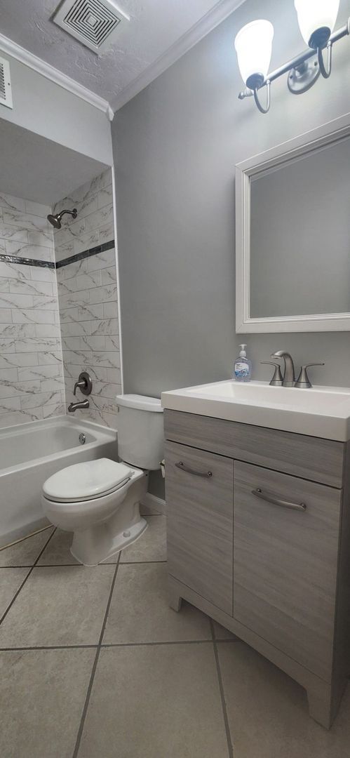 Building Photo - 2/2 in Timberway II!