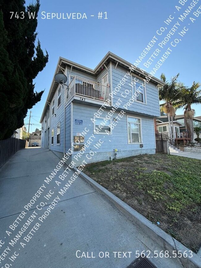 Building Photo - 2 bed/2 bath unit w/plank floors & DW!  Pa...