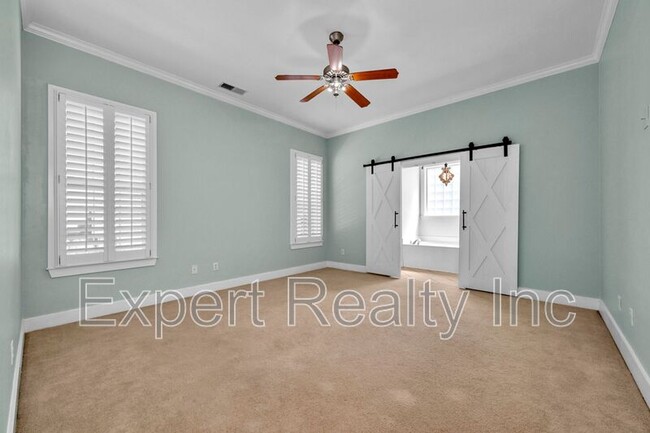Building Photo - 6285 S Clubview Cir