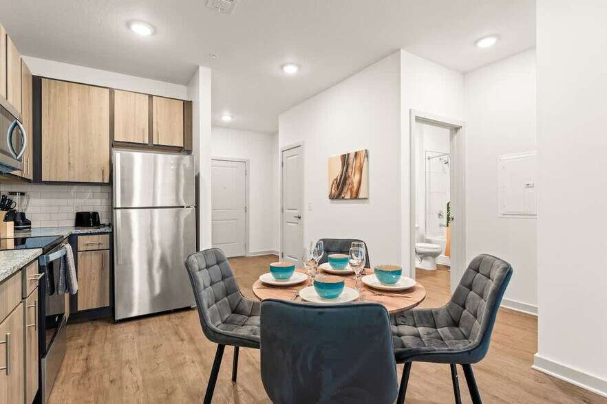 Building Photo - 14541 Star Water Rd