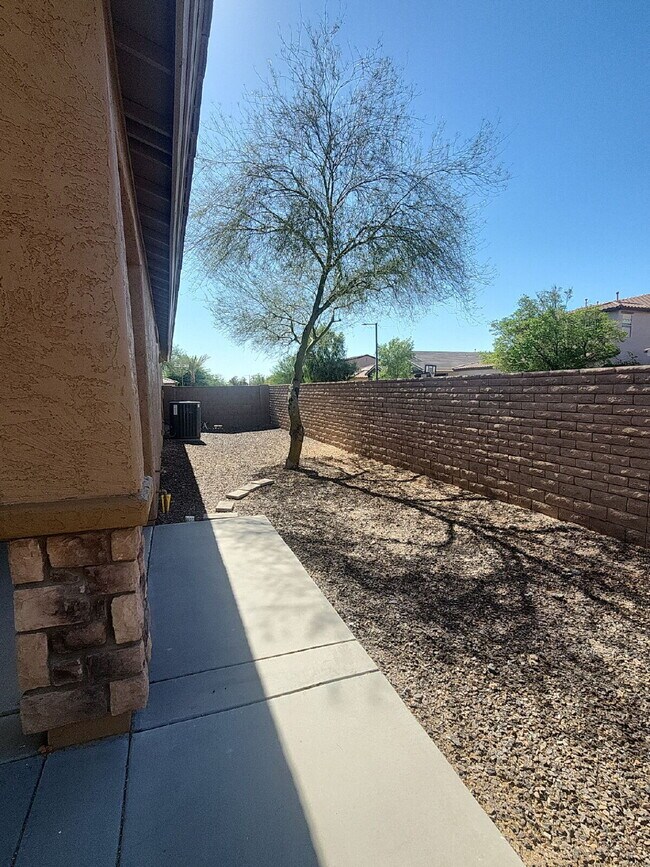 Building Photo - "Charming 3-Bed with 2 Full Baths and 2,162 Sq Ft of Comfort in Vistancia Village Peoria, AZ!"