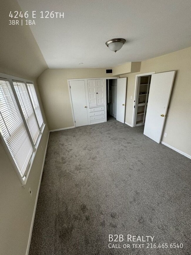 Building Photo - 4246 E 126th-