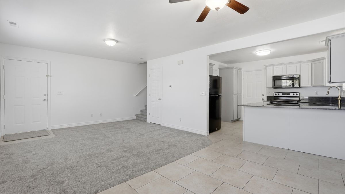 Building Photo - 1176 E 660 N