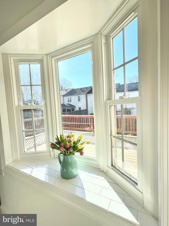 Building Photo - 27 Chantilly Ct