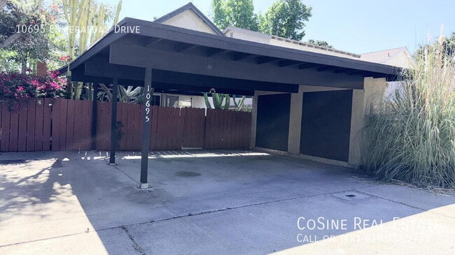 Building Photo - 10695 Esmeraldas Dr