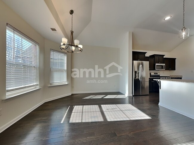 Building Photo - 5571 Stonecrest Dr