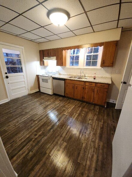 Building Photo - 1347 College Park