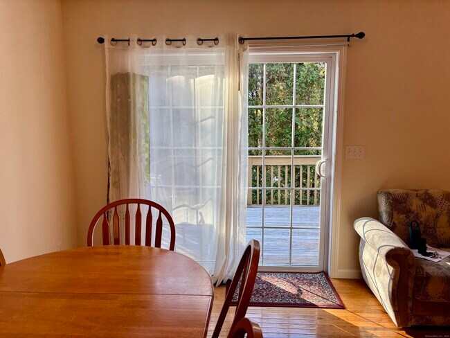 Building Photo - 589 Stafford Ave