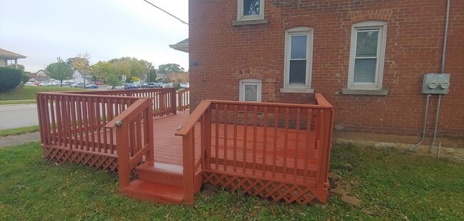 Building Photo - 729 W Montana St