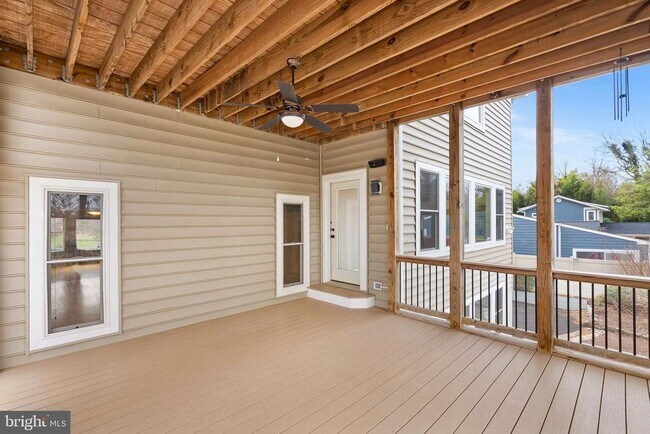 Building Photo - 19451 Youngs Cliff Rd