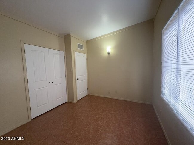 Building Photo - 1800 E Fry Blvd